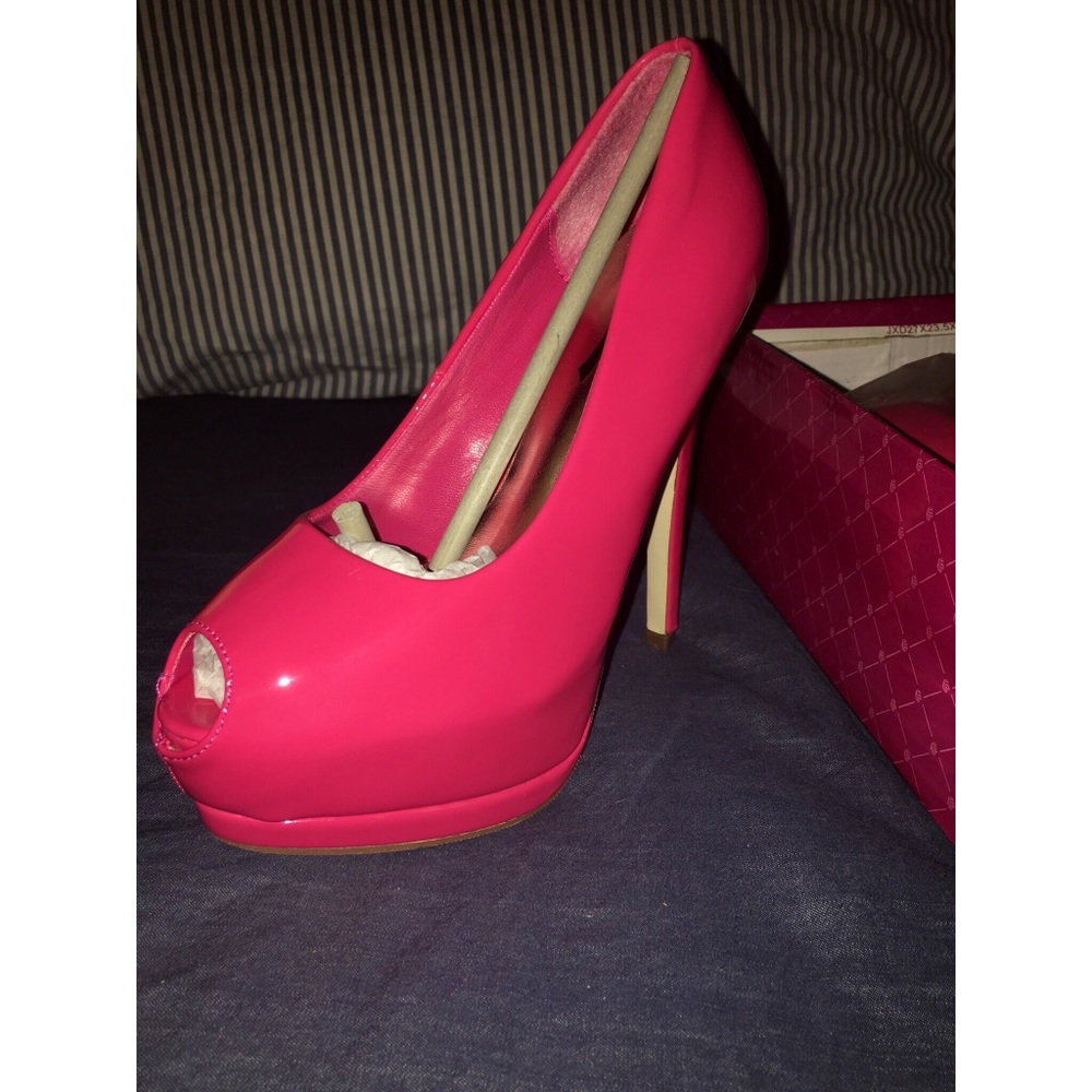 Glaze Opened Toe Pumps - Heels